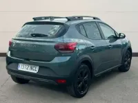 Usado Dacia Sandero Extreme 101 CV (74 kW) 2025 Verde Utilitario