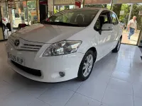 Usado Toyota Auris Active 132 CV (97 kW) 2012 Blanco Berlina