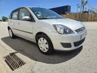 Usado Ford Fiesta Futura 68 CV (50 kW) 2008 Gris / plata Utilitario