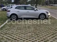 Usado Renault Mégane Business 115 CV (84 kW) 2018 Gris / plata Berlina