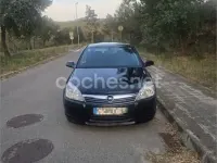 Usado Opel Astra Cosmo 100 CV (73 kW) 2008 Negro Berlina