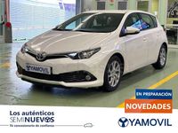 Usado Toyota Auris Active 112 CV (82 kW) 2015 Blanco Berlina