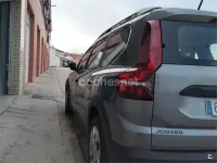 Usado Dacia Jogger Essentiel 100 CV (73 kW) 2024 Gris / plata Monovolumen