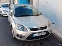 Usado Ford Focus Trend 115 CV (84 kW) 2008 Gris / plata Berlina