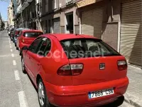 Usado Seat Leon Sport 110 CV (80 kW) 2004 Rojo Utilitario