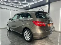 Usado Mercedes B200 136 CV (100 kW) 2013 Marrón Utilitario