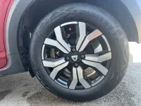 Usado Dacia Sandero Expression 101 CV (74 kW) 2022 Rojo Berlina