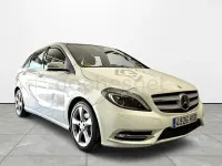 Usado Mercedes B180 109 CV (80 kW) 2014 Blanco Monovolumen