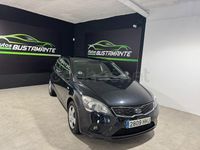 Usado Kia ProCeed 90 CV (66 kW) 2011 Negro Utilitario