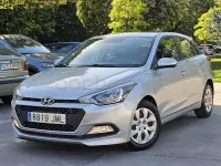 Usado Hyundai i20 Style 90 CV (66 kW) 2016 Gris / plata Berlina