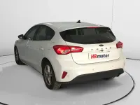 Usado Ford Focus Trend 100 CV (73 kW) 2021 Blanco Berlina