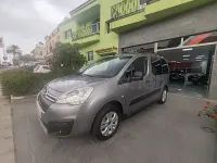 Usado Citroën Berlingo Feel 110 CV (80 kW) 2018 Gris / plata Monovolumen