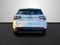 Usado Jeep Compass Altitude 130 CV (95 kW) 2024 Rojo SUV