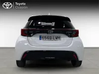 Używany Toyota Yaris Hybrid Style 116 KM (85 kW) 2022 Biały Sedan/Limuzyna