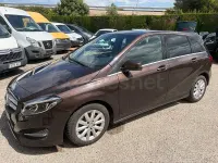 Usado Mercedes B200 136 CV (100 kW) 2017 Marrón Utilitario