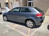 Usado Audi A3 Ambition 102 CV (75 kW) 2004 Negro Utilitario