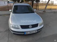 Usado VW Passat Trendline 110 CV (80 kW) 1999 Gris / plata Berlina