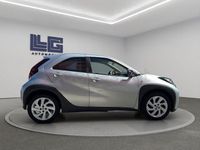 Usado Toyota Aygo X Play 72 CV (52 kW) 2022 Gris / plata SUV