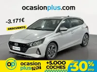 Usado Hyundai i20 100 CV (73 kW) 2022 Gris Utilitario