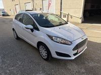 Usado Ford Fiesta Trend 60 CV (44 kW) 2015 Blanco Berlina