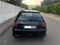 Usado Peugeot 206 70 CV (51 kW) 2006 Negro Berlina