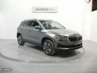 Usado Skoda Karoq Selection 150 CV (110 kW) 2025 Gris / plateado SUV