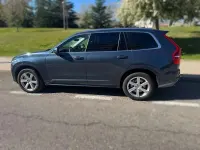 Usado Volvo XC90 Core 235 CV (172 kW) 2024 Azul SUV