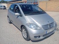 Usado Mercedes A150 Elegance 95 CV (69 kW) 2006 Gris / plata Monovolumen