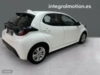 Usado Toyota Yaris Edition 125 CV (91 kW) 2024 Blanco Berlina