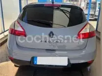 Usado Renault Mégane Dynamique 115 CV (84 kW) 2013 Gris / plata Berlina