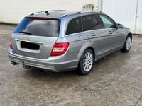 Usado Mercedes C220 Avantgarde 170 CV (125 kW) 2013 Gris / plata Familiar