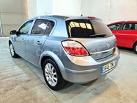 Usado Opel Astra Essentia 90 CV (66 kW) 2005 Azul Berlina
