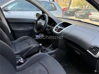 Usado Peugeot 206+ 60 CV (44 kW) 2010 Negro Utilitario