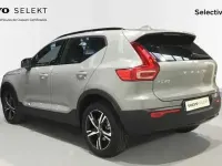 Nuevo Volvo XC40 Plus 2026 Gris SUV