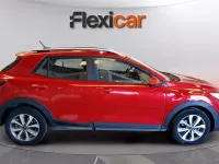 Usado Kia Stonic 101 CV (74 kW) 2022 Burdeos SUV