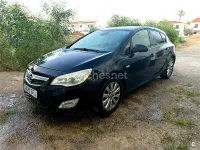 Usado Opel Astra Cosmo 110 CV (80 kW) 2010 Negro Berlina