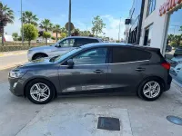 Usado Ford Focus Trend+ 120 CV (88 kW) 2021 Gris Utilitario
