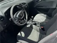 Usado Seat Leon Reference 125 CV (91 kW) 2010 Blanco Utilitario