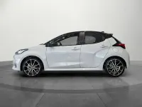 Nieuw Toyota Yaris Hybrid Plus 130 PK (95 kW) 2025 Wit