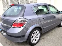 Usado Opel Astra Edition 90 CV (66 kW) 2009 Gris / plata Berlina