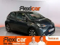 Usado Toyota Aygo X-play 72 CV (52 kW) 2021 Beige Utilitario