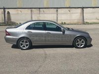 Usado Mercedes C220 Avantgarde 150 CV (110 kW) 2004 Beige Berlina
