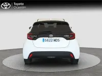Usado Toyota Yaris Hybrid Active 116 CV (85 kW) 2023 Blanco Monovolumen