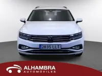 Usado VW Passat Executive 120 CV (88 kW) 2020 Blanco Familiar