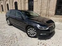 Usado VW Passat Sportline 150 CV (110 kW) 2015 Negro Familiar