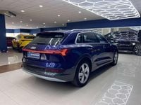 Usado Audi e-tron 300 kW (408 CV) 2022 Azul SUV