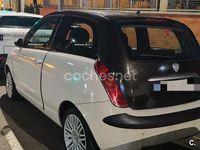 Usado Lancia Ypsilon 70 CV (51 kW) 2006 Beige Utilitario