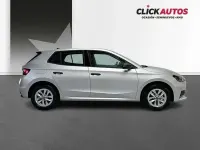 Usado Skoda Fabia Essence 95 CV (69 kW) 2025 Plateado Utilitario