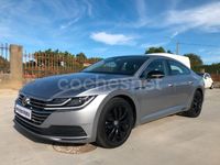 Usado VW Arteon 150 CV (110 kW) 2019 Gris / plata Berlina