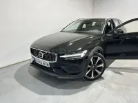 Usado Volvo V60 CC Core 197 CV (144 kW) 2023 Negro Familiar